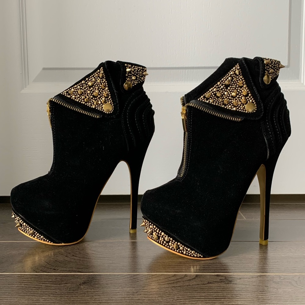 Alba - black & gold high heeled boots size 7